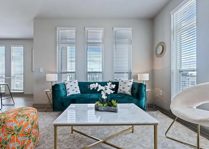 Central Avenue 2 Bed Mins From Tropicana Field