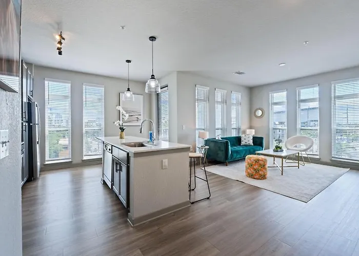 Central Avenue 2 Bed Mins From Tropicana Field