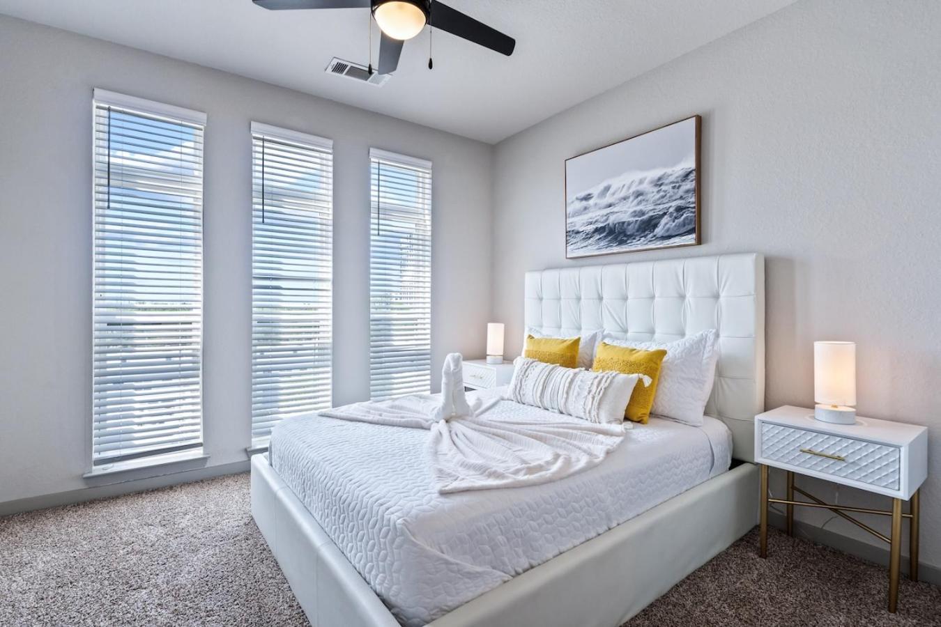 Avenue 2 Bed Mins From Tropicana Field