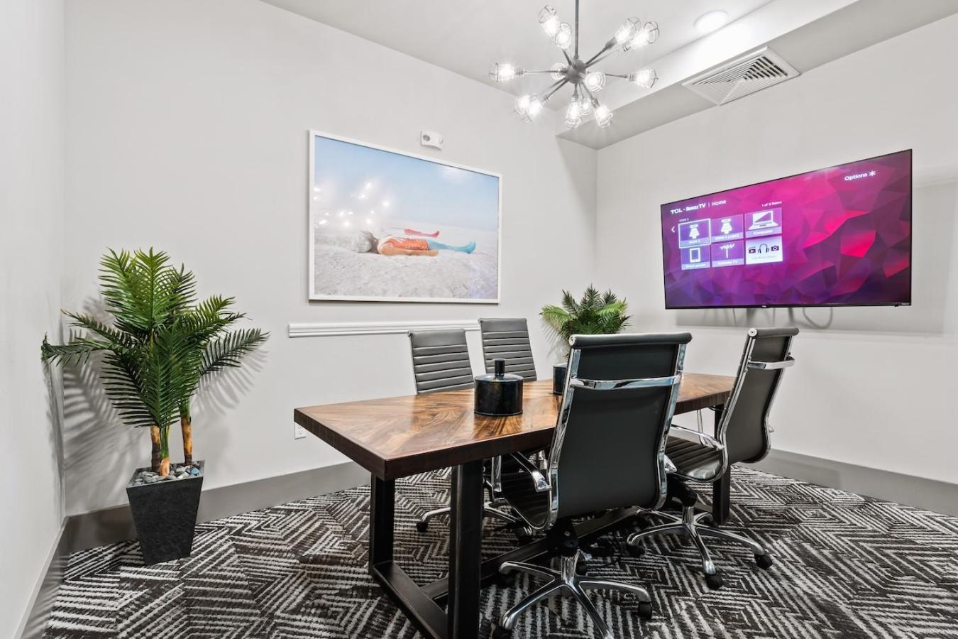 Avenue 2 Bed Mins From Tropicana Field Apartment St. Petersburg